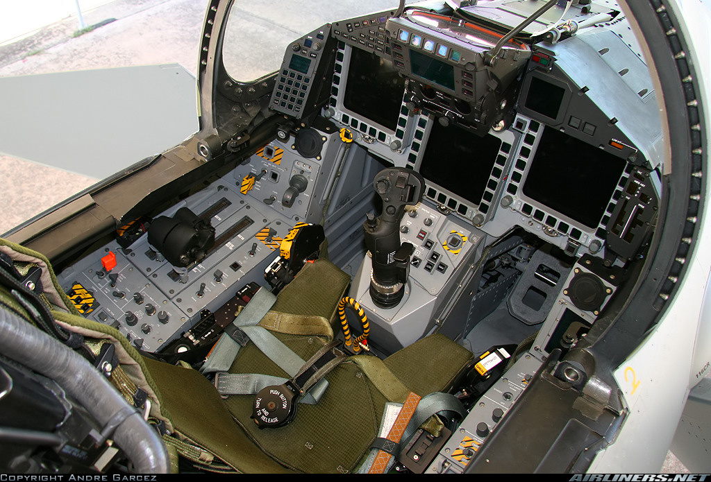 eurofighter typhoon cockpit